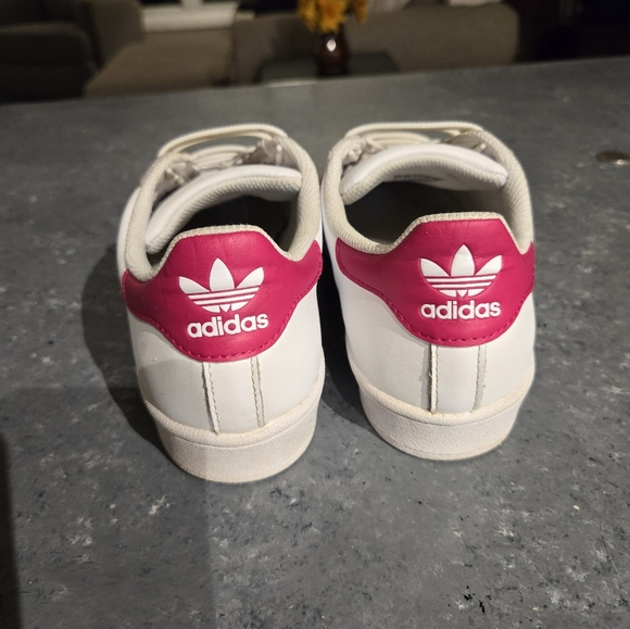 Adidas Superstars - Picture 5 of 8